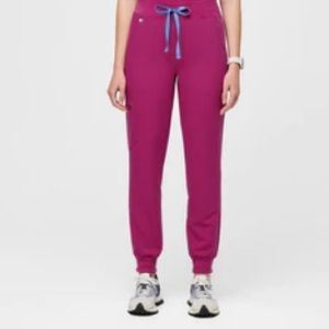 Figs Women’s Zamora Pink High Waisted Jogger Scrub Pants, Sz S, and Top, Sz Xs